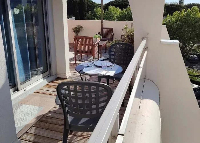 아파트 Avec Garage Et Grande Terrasse , Proximite Des Plages *
